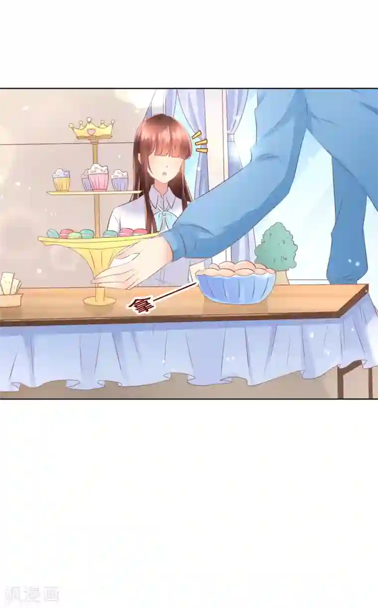 人气同桌是只猫第97话 金发碧眼的LOLITA