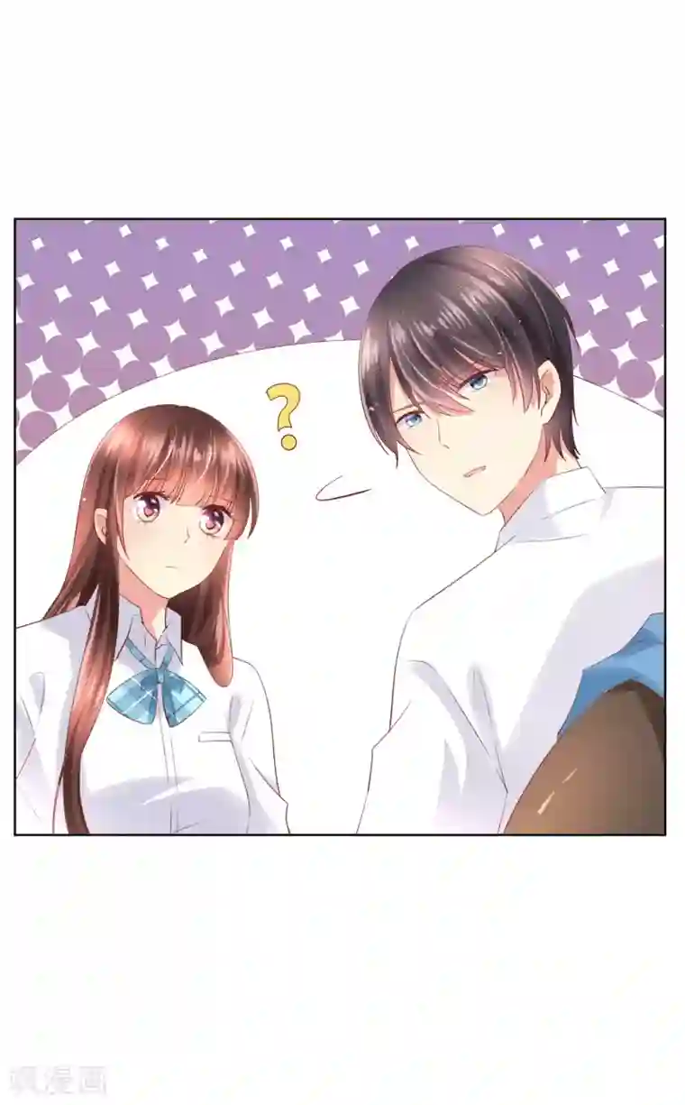 人气同桌是只猫第97话 金发碧眼的LOLITA