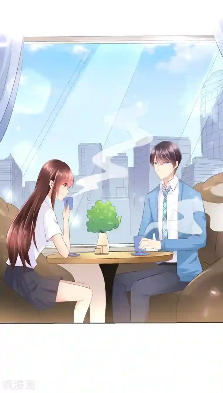 人气同桌是只猫第97话 金发碧眼的LOLITA