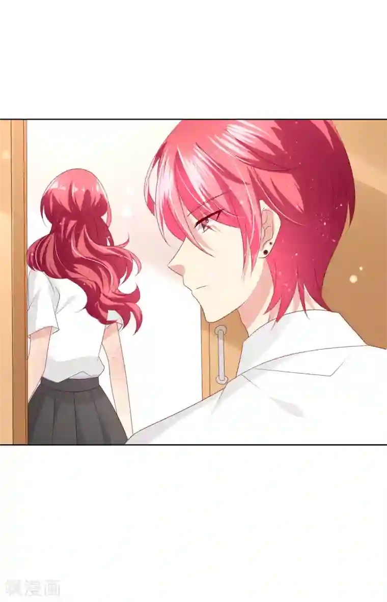 人气同桌是只猫第111话 何遇同学的秘密