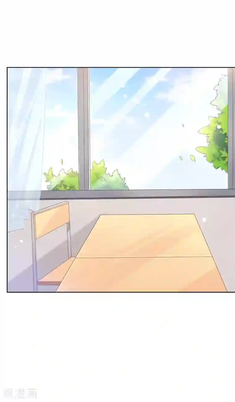 人气同桌是只猫第123话 转学生是个大帅哥！