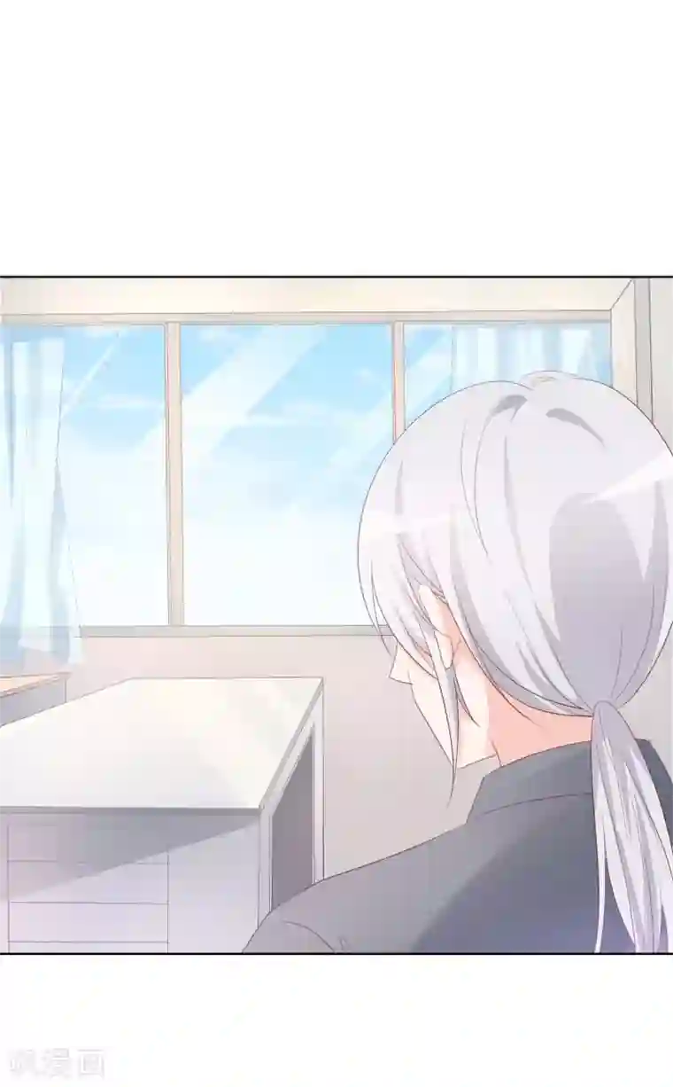 人气同桌是只猫第123话 转学生是个大帅哥！