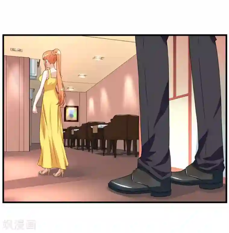 错嫁替婚总裁第101话 冯公子摘眼镜换发型