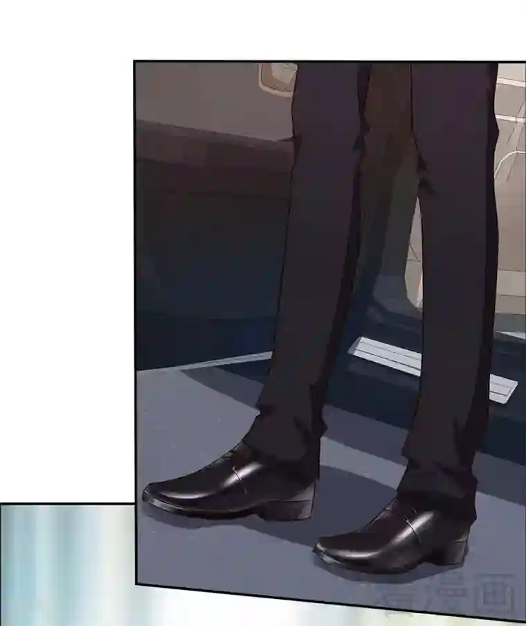 男神萌宝一锅端第1话 捡萝卜的小可爱