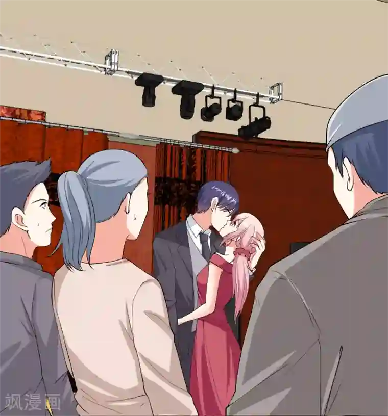 总裁，来一坛千杯不醉第98话 和谁举行婚礼？