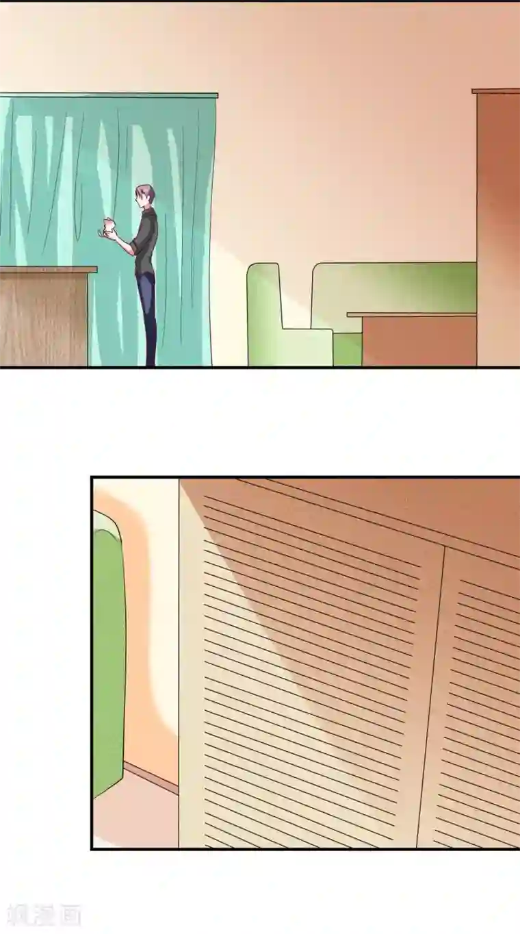 色狱夜の物语GIF图片第27话 柜子里的亲吻