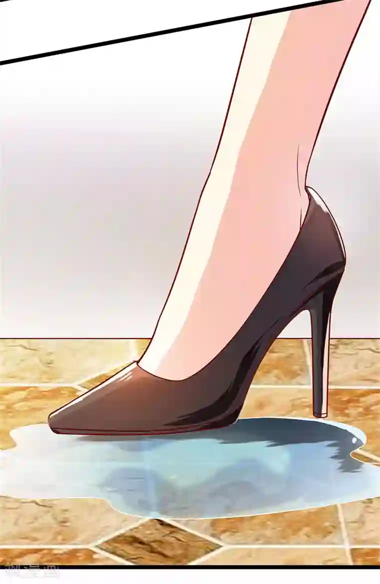 霸道总裁求抱抱第18话 怎么又是她