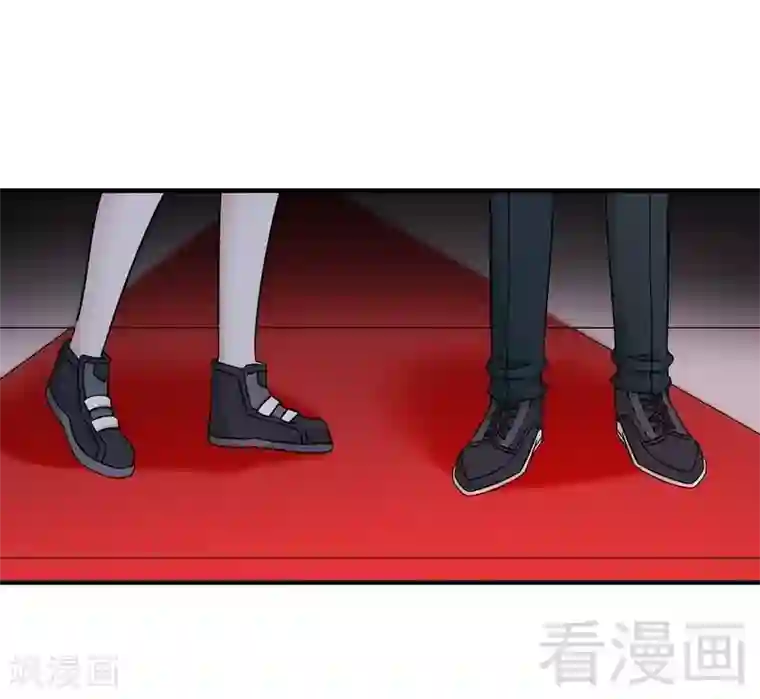 恶魔校草第41话 烟火下的吻