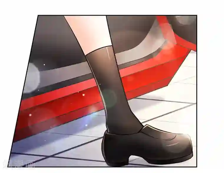 腹黑总裁别乱来第42话 醒了？换衣服！