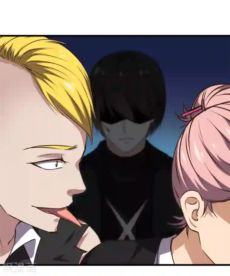 我和26岁美女房客第220话 照这儿打