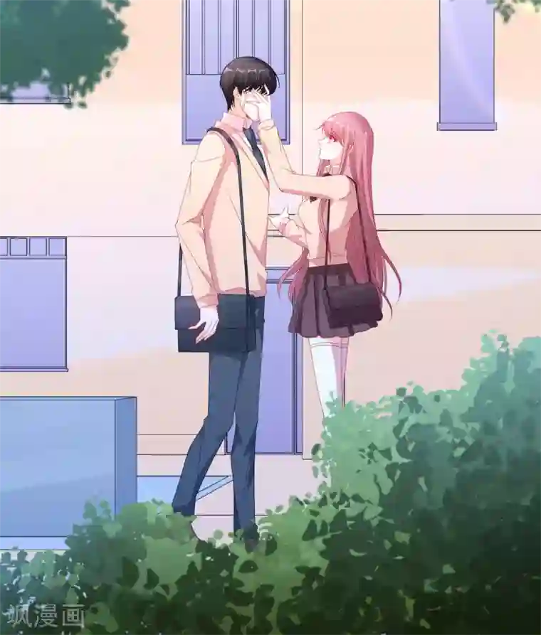 她的微笑像颗糖第110话 摸摸额头