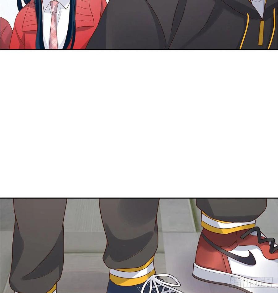 国民校草是女生一百三十三话 哪里不一样了？