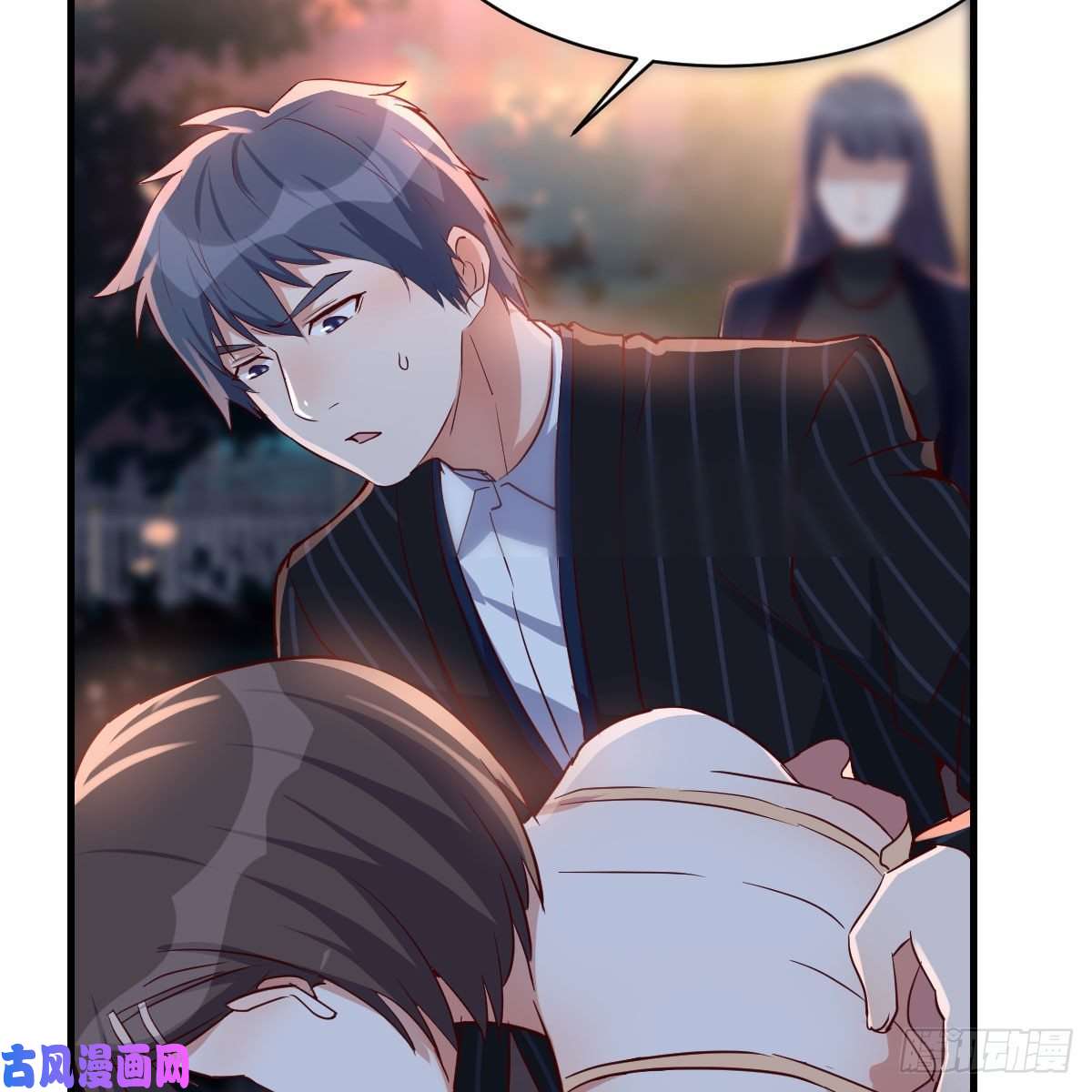 家有双生女友街头亲上了