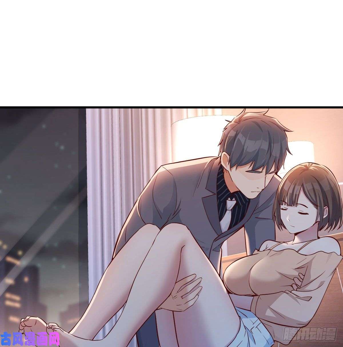 家有双生女友揉揉肚子