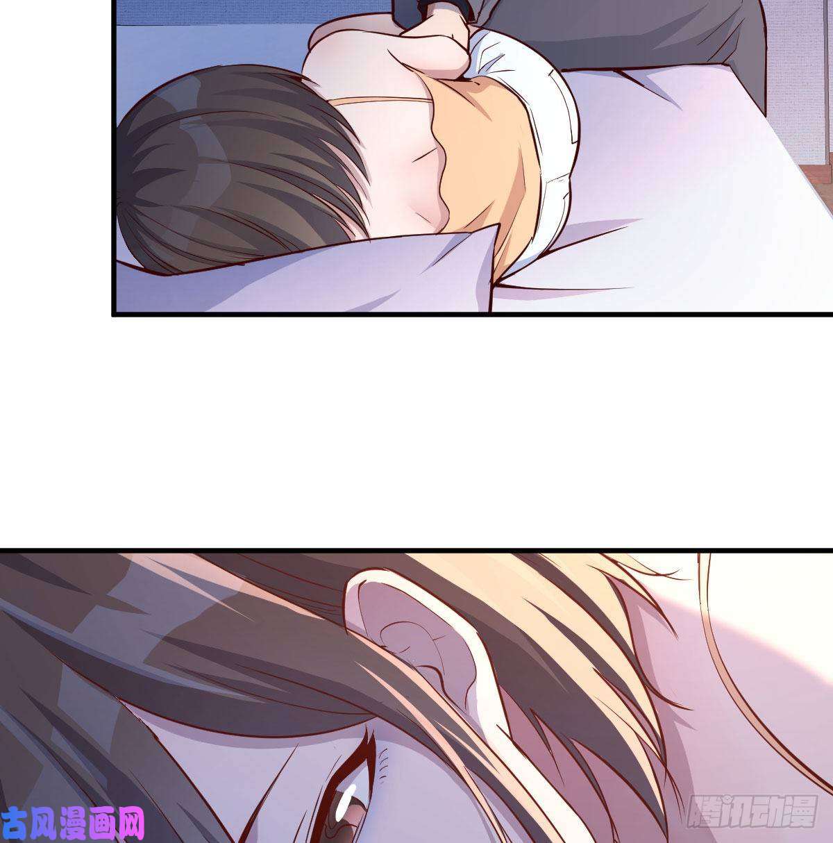 家有双生女友揉揉肚子