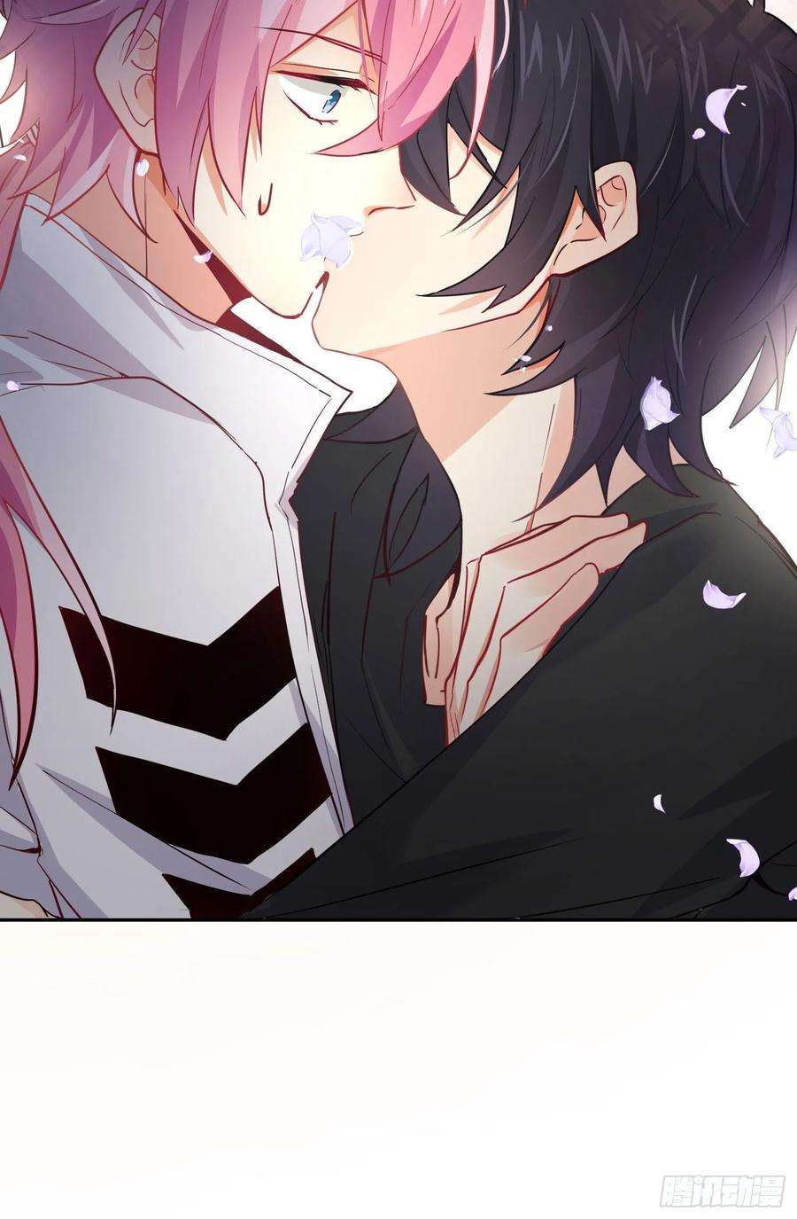 难以启齿的接触17话：轻轻一下